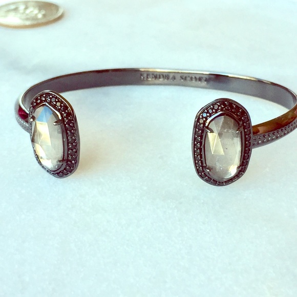 Kendra Scott Jewelry - Kendra Scott Elton Pinch Bracelet in Gunmetal